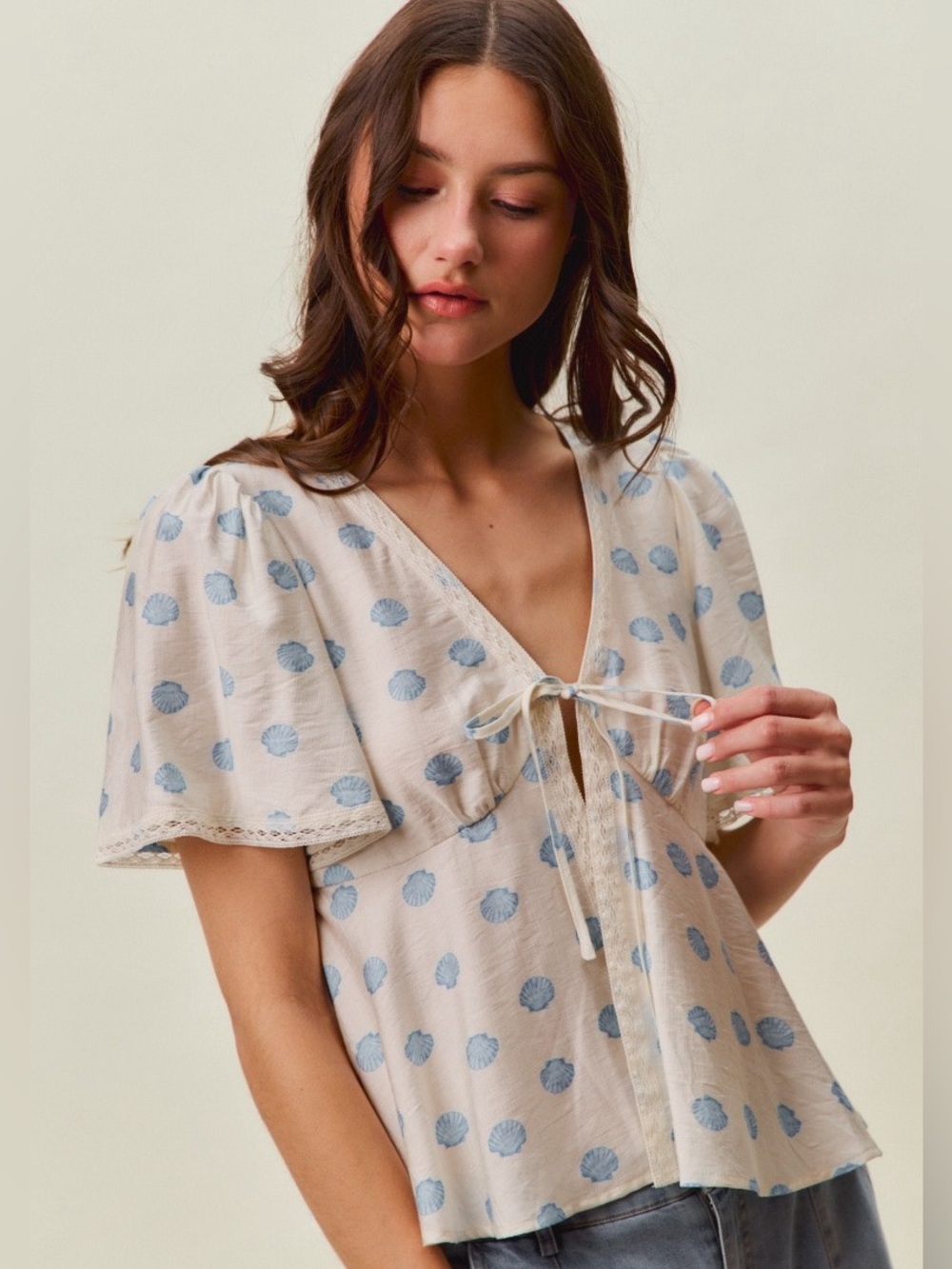 🩵SO ME Shell Print Tie Front Boho Flutter Sleeves Blouse Top-Ivory/Blue